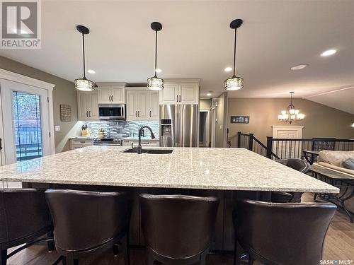 744 Washington Drive, Weyburn, SK - Indoor Photo Showing Kitchen With Double Sink With Upgraded Kitchen