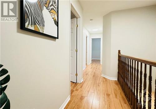 386 Wisteria Crescent, Ottawa, ON - Indoor Photo Showing Other Room