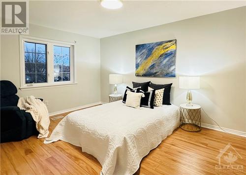 386 Wisteria Crescent, Ottawa, ON - Indoor Photo Showing Bedroom