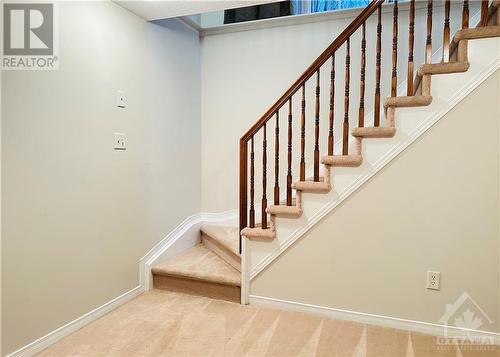 386 Wisteria Crescent, Ottawa, ON - Indoor Photo Showing Other Room