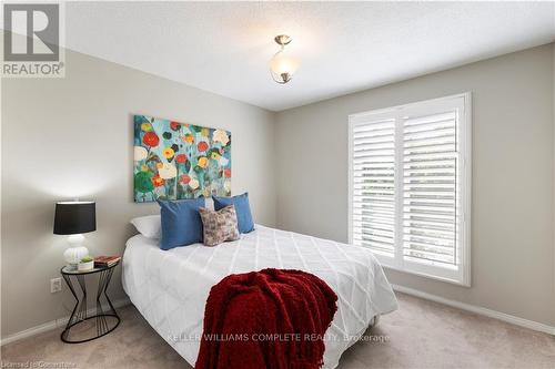 11 Waterford Crescent, Hamilton, ON - Indoor Photo Showing Bedroom