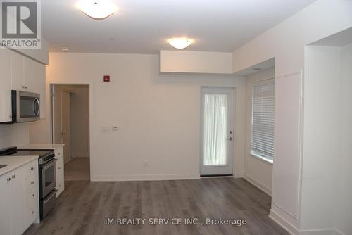 202 - 110 Fergus Avenue, Kitchener, ON - Indoor Photo Showing Kitchen