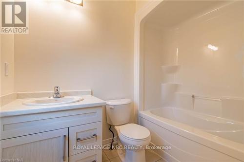 5-397 Garrison Road, Fort Erie (333 - Lakeshore), ON - Indoor Photo Showing Bathroom