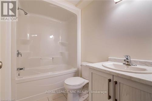 5-397 Garrison Road, Fort Erie (333 - Lakeshore), ON - Indoor Photo Showing Bathroom