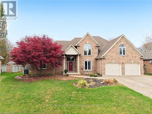 14 Brookfield Court, Pelham (662 - Fonthill), ON - Outdoor With Facade