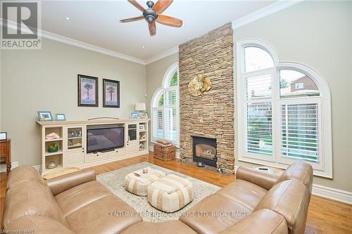 14 Brookfield Court, Pelham (662 - Fonthill), ON - Indoor Photo Showing Living Room With Fireplace