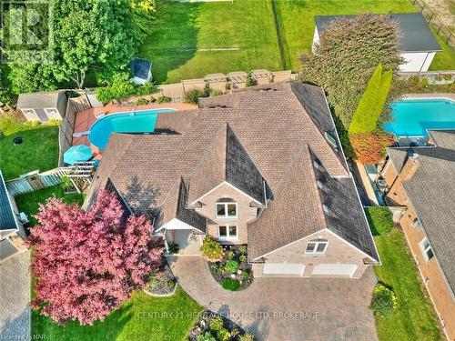 14 Brookfield Court, Pelham (662 - Fonthill), ON - Outdoor With In Ground Pool