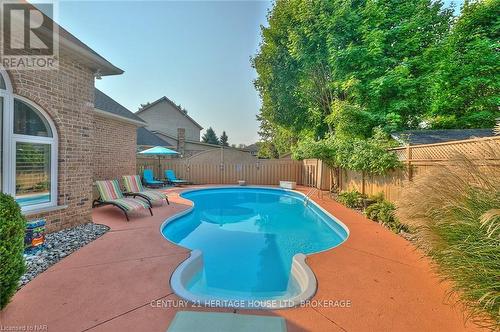 14 Brookfield Court, Pelham (662 - Fonthill), ON - Outdoor With In Ground Pool With Deck Patio Veranda