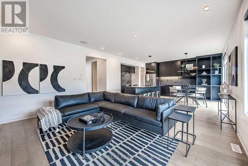 2086 Saddlerock Avenue, London, ON - Indoor Photo Showing Living Room