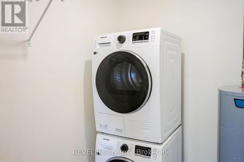 109 - 123 Lincoln Street, Welland (772 - Broadway), ON - Indoor Photo Showing Laundry Room