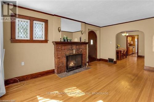 168 Thorold Road, Welland (767 - N. Welland), ON - Indoor Photo Showing Living Room With Fireplace