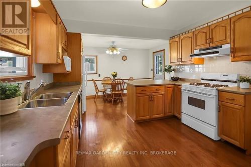 168 Thorold Road, Welland (767 - N. Welland), ON - Indoor Photo Showing Kitchen With Double Sink