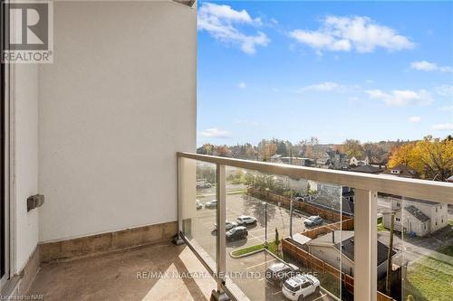 502 - 118 West Street, Port Colborne (878 - Sugarloaf), ON - Outdoor With Balcony With View