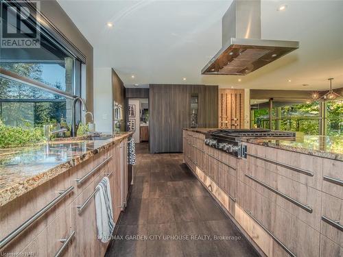 1925 Hansler Street, Pelham (663 - North Pelham), ON - Indoor Photo Showing Kitchen