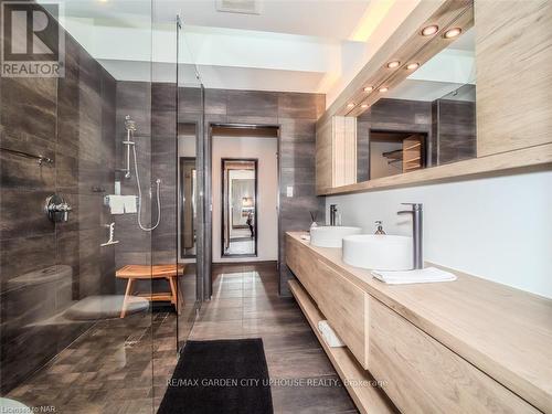 1925 Hansler Street, Pelham (663 - North Pelham), ON - Indoor Photo Showing Bathroom