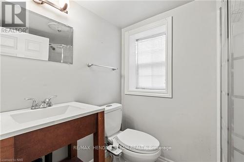 3565 Hendershot Drive, Fort Erie (328 - Stevensville), ON - Indoor Photo Showing Bathroom