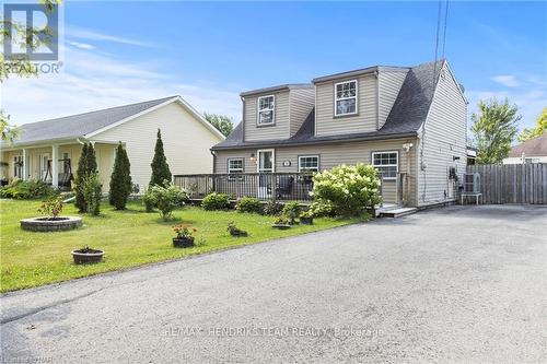 3565 Hendershot Drive, Fort Erie (328 - Stevensville), ON - Outdoor With Deck Patio Veranda With Facade