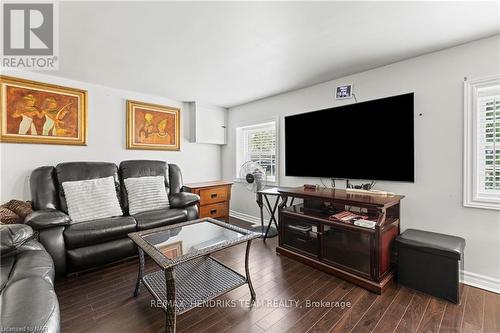 3565 Hendershot Drive, Fort Erie (328 - Stevensville), ON - Indoor Photo Showing Living Room