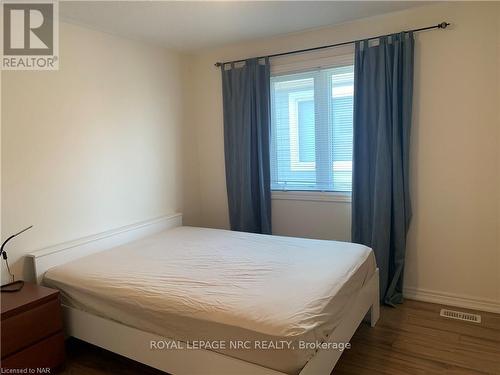 8817 Kudlac Street, Niagara Falls (219 - Forestview), ON - Indoor Photo Showing Bedroom