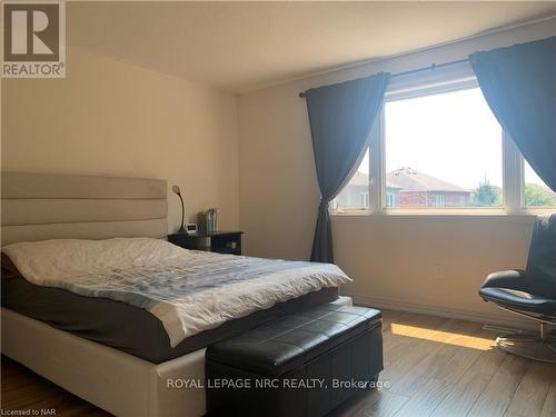 8817 Kudlac Street, Niagara Falls (219 - Forestview), ON - Indoor Photo Showing Bedroom