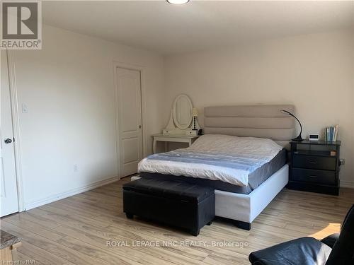 8817 Kudlac Street, Niagara Falls (219 - Forestview), ON - Indoor Photo Showing Bedroom