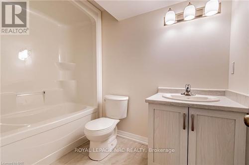 20 Garrison Road, Fort Erie (333 - Lakeshore), ON - Indoor Photo Showing Bathroom