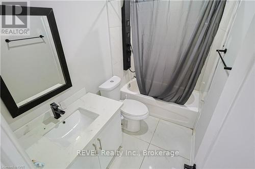 4492 Morrison Street, Niagara Falls (210 - Downtown), ON -  Photo Showing Bathroom