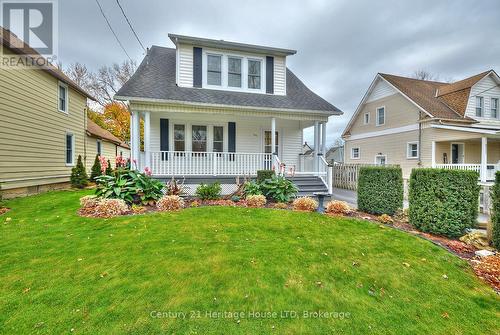 235 Phipps Street, Fort Erie (332 - Central), ON - Outdoor With Deck Patio Veranda With Facade