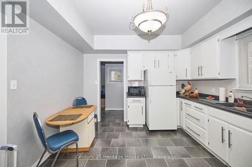 235 Phipps Street, Fort Erie (332 - Central), ON - Indoor Photo Showing Kitchen