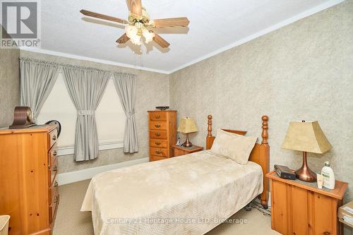 235 Phipps Street, Fort Erie (332 - Central), ON - Indoor Photo Showing Bedroom