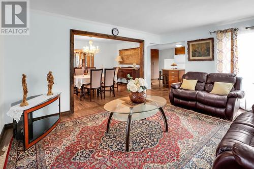 209 Eastchester Avenue, Niagara-On-The-Lake (104 - Rural), ON - Indoor Photo Showing Living Room