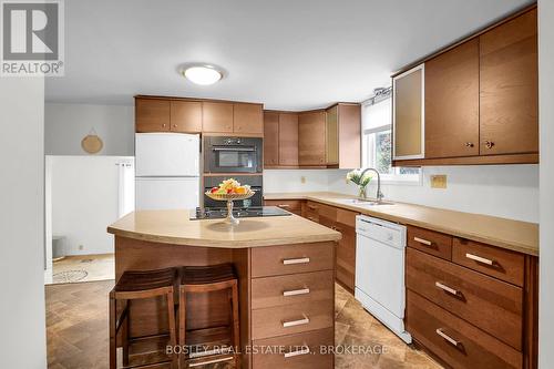 209 Eastchester Avenue, Niagara-On-The-Lake (104 - Rural), ON - Indoor Photo Showing Kitchen