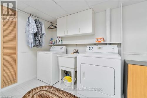 3500 Frederick Avenue, Lincoln (980 - Lincoln-Jordan/Vineland), ON - Indoor Photo Showing Laundry Room