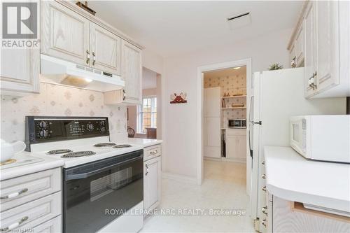 3500 Frederick Avenue, Lincoln (980 - Lincoln-Jordan/Vineland), ON - Indoor Photo Showing Kitchen