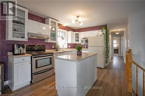 65 Chelsea Street, St. Catharines (450 - E. Chester), ON - Indoor Photo Showing Kitchen