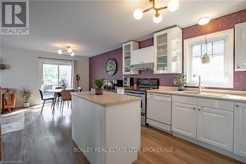 65 Chelsea Street, St. Catharines (450 - E. Chester), ON - Indoor Photo Showing Kitchen