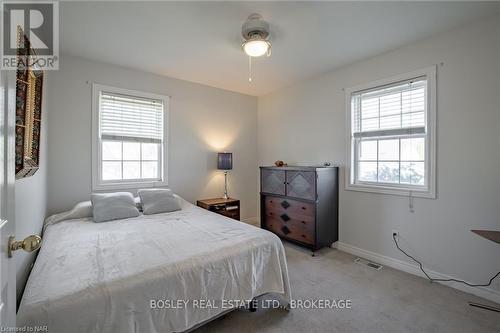 65 Chelsea Street, St. Catharines (450 - E. Chester), ON - Indoor Photo Showing Bedroom