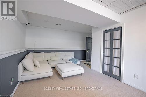 65 Chelsea Street, St. Catharines (450 - E. Chester), ON - Indoor Photo Showing Bedroom