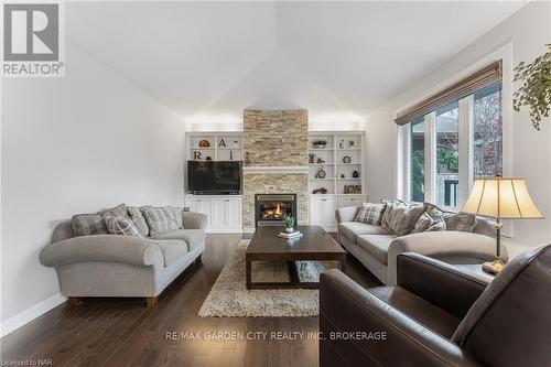 91 Kunda Park Boulevard, Pelham (662 - Fonthill), ON - Indoor Photo Showing Living Room With Fireplace