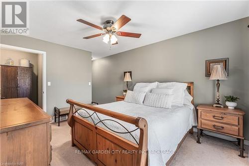 91 Kunda Park Boulevard, Pelham (662 - Fonthill), ON - Indoor Photo Showing Bedroom