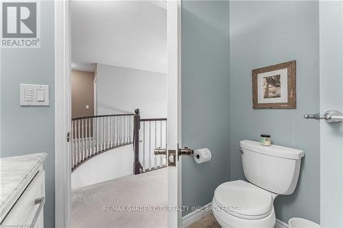 91 Kunda Park Boulevard, Pelham (662 - Fonthill), ON - Indoor Photo Showing Bathroom