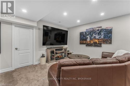 91 Kunda Park Boulevard, Pelham (662 - Fonthill), ON - Indoor Photo Showing Other Room