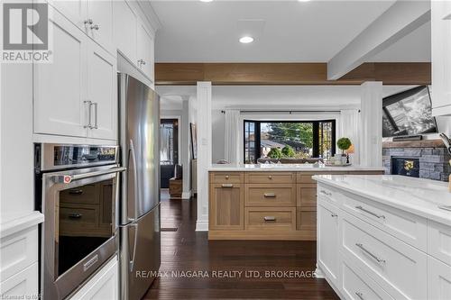 6797 Glengary Street, Niagara Falls (206 - Stamford), ON - Indoor Photo Showing Kitchen