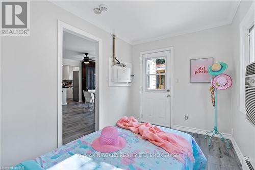 11317 Fowler Road, Wainfleet (880 - Lakeshore), ON - Indoor Photo Showing Bedroom