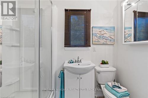 11317 Fowler Road, Wainfleet (880 - Lakeshore), ON - Indoor Photo Showing Bathroom