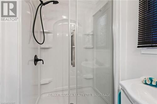 11317 Fowler Road, Wainfleet (880 - Lakeshore), ON - Indoor Photo Showing Bathroom