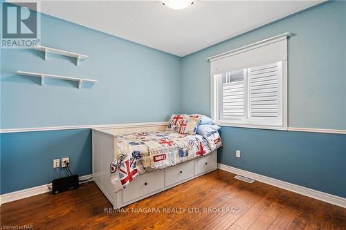 8119 Spring Blossom Drive, Niagara Falls (213 - Ascot), ON - Indoor Photo Showing Bedroom