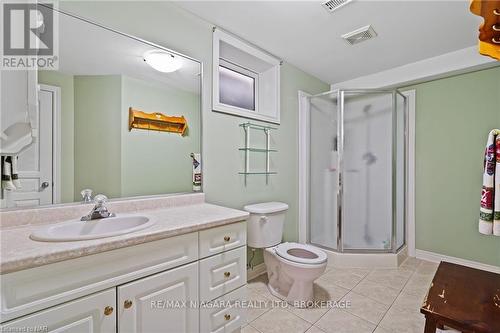 8119 Spring Blossom Drive, Niagara Falls (213 - Ascot), ON - Indoor Photo Showing Bathroom