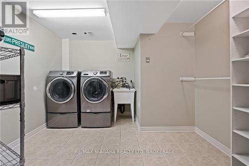 8119 Spring Blossom Drive, Niagara Falls (213 - Ascot), ON - Indoor Photo Showing Laundry Room