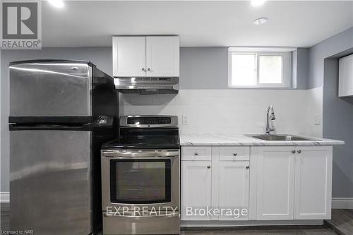 5 - 104 Haig Street, St. Catharines (452 - Haig), ON - Indoor Photo Showing Kitchen